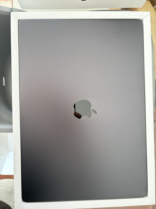 Macbook pro M4 16” 48gb ram disco 512 ssd