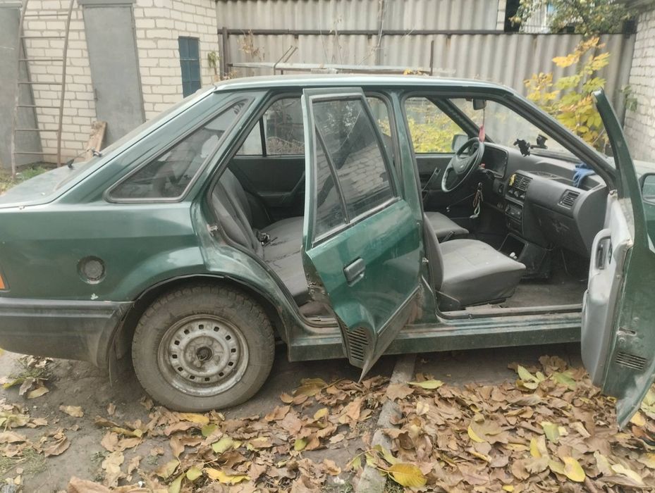 Ford escort 1.3 бензин