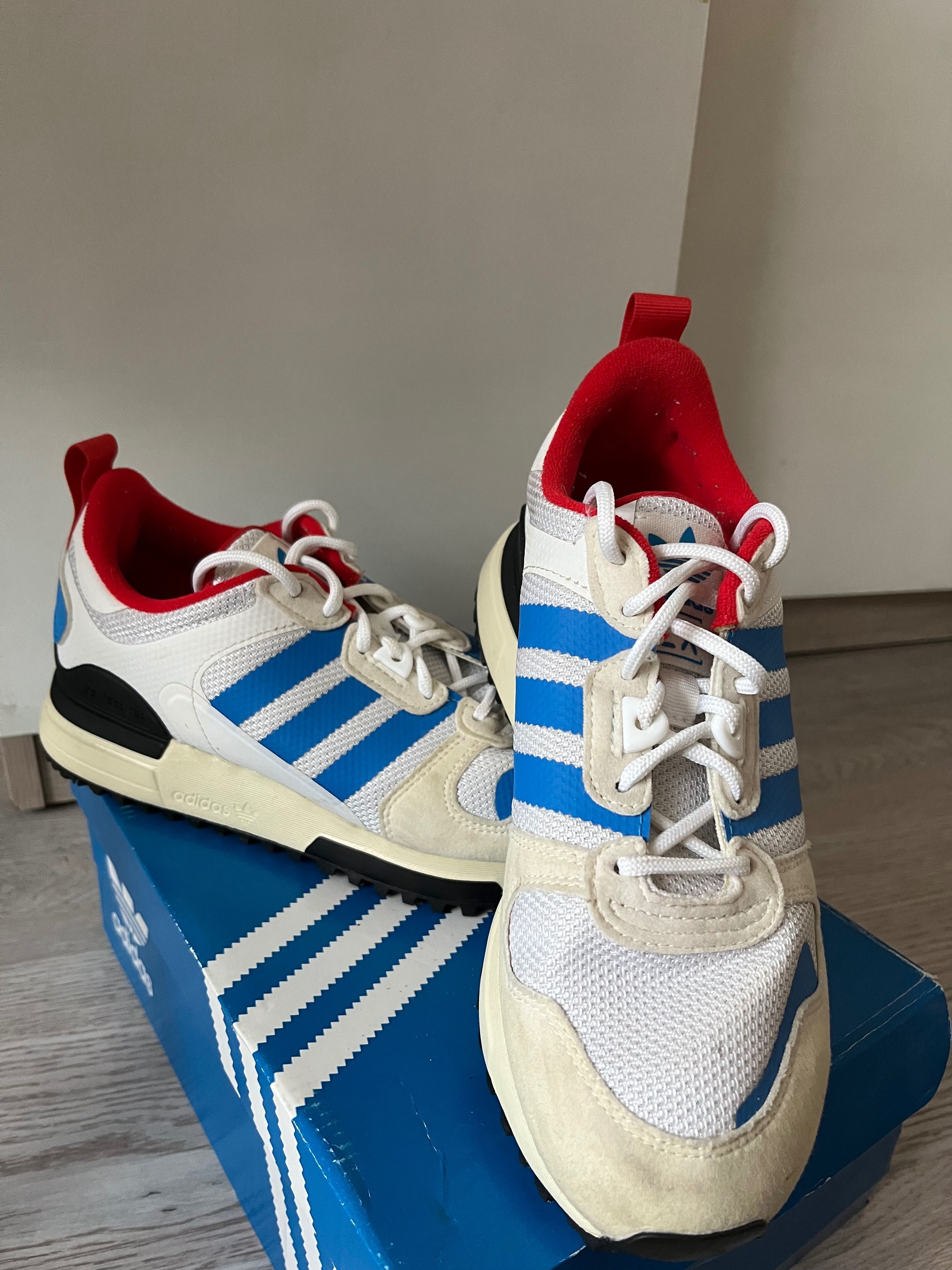 Buty Adidas ZX 700