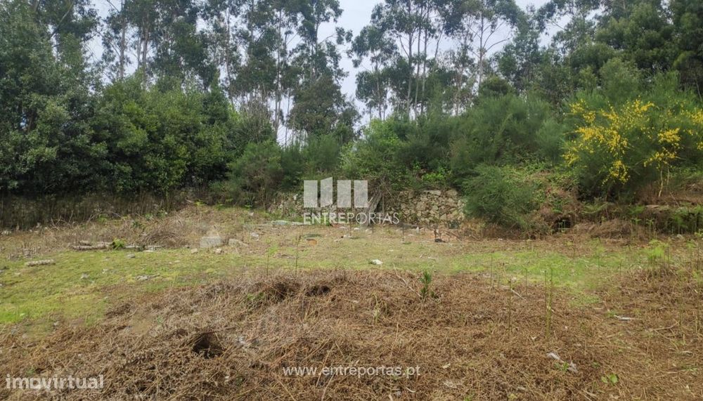 Venda de Terreno com 2100 m2, Fornelo, Vila do Conde