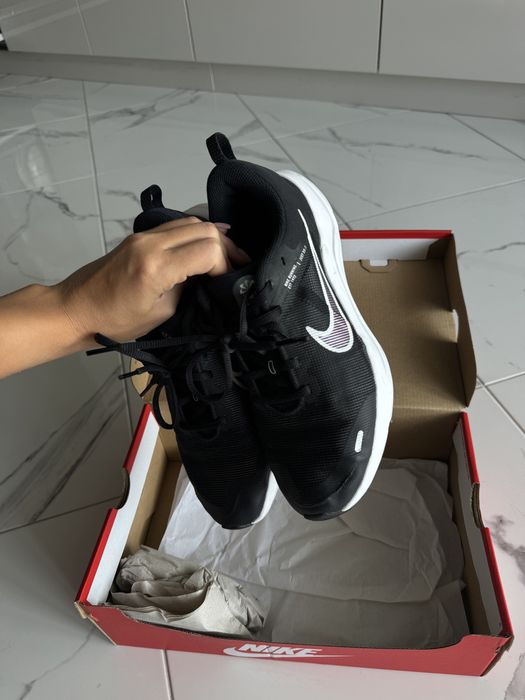 Кросівки NIKE жіночі