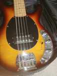 Vintage V96 5 strunowa z elektroniką music man