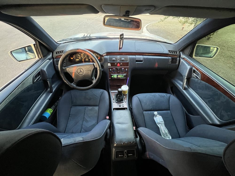 MERCEDES E-Class 2.0 Бензин