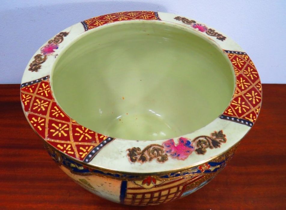 Vaso em cerâmica chinesa.