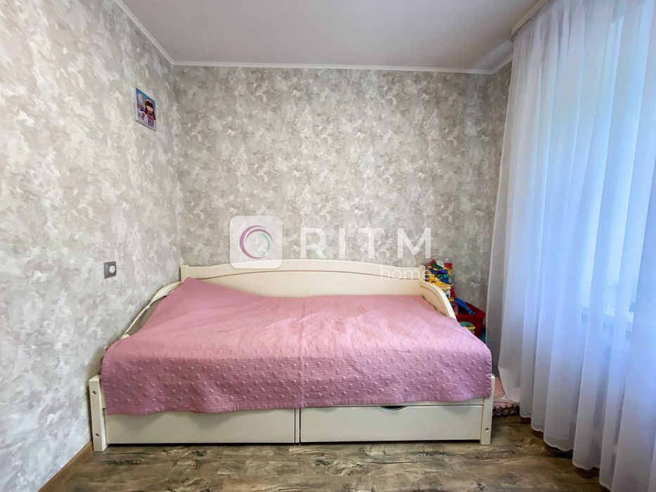 4-к. кв.з ремонтом у цегляному будинку на проспекті Соборності, 25Б