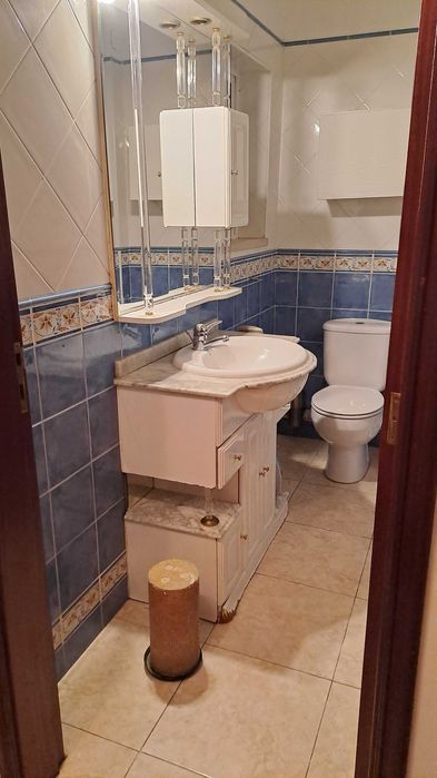 Móvel de casa de balho com espelho