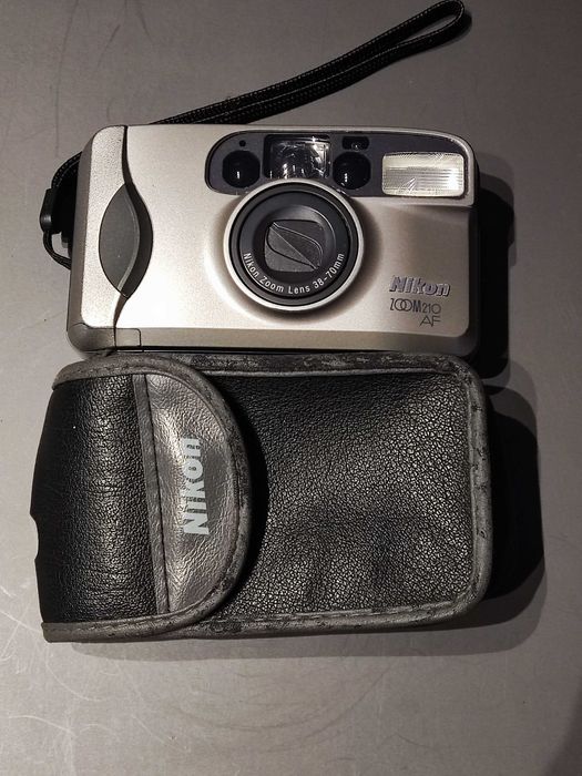 Nikon Zoom 210 AF - Câmara Analógica