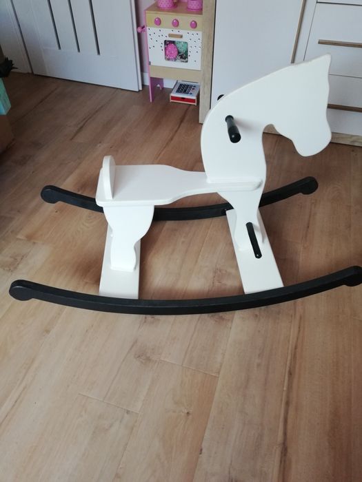 Koń konik na biegunach