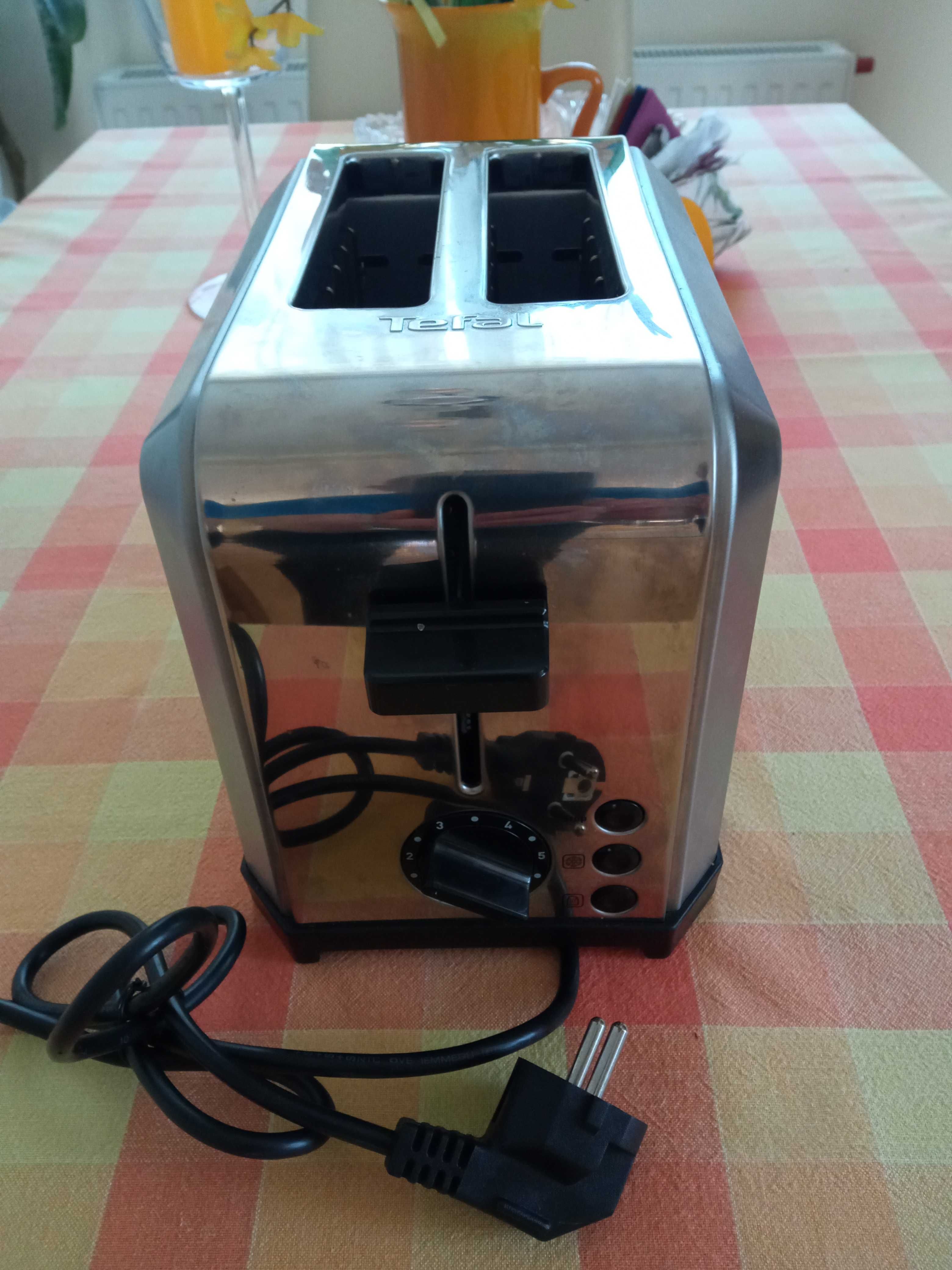 Toster opiekacz Tefal model TT544030 srebrny