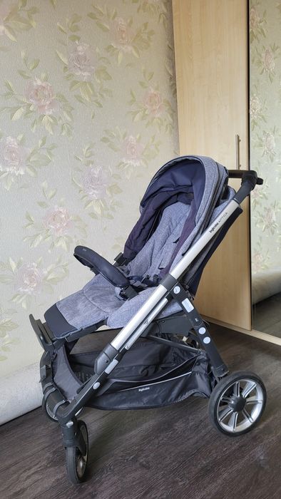 Коляска 4 в 1 Inglesina Aptica