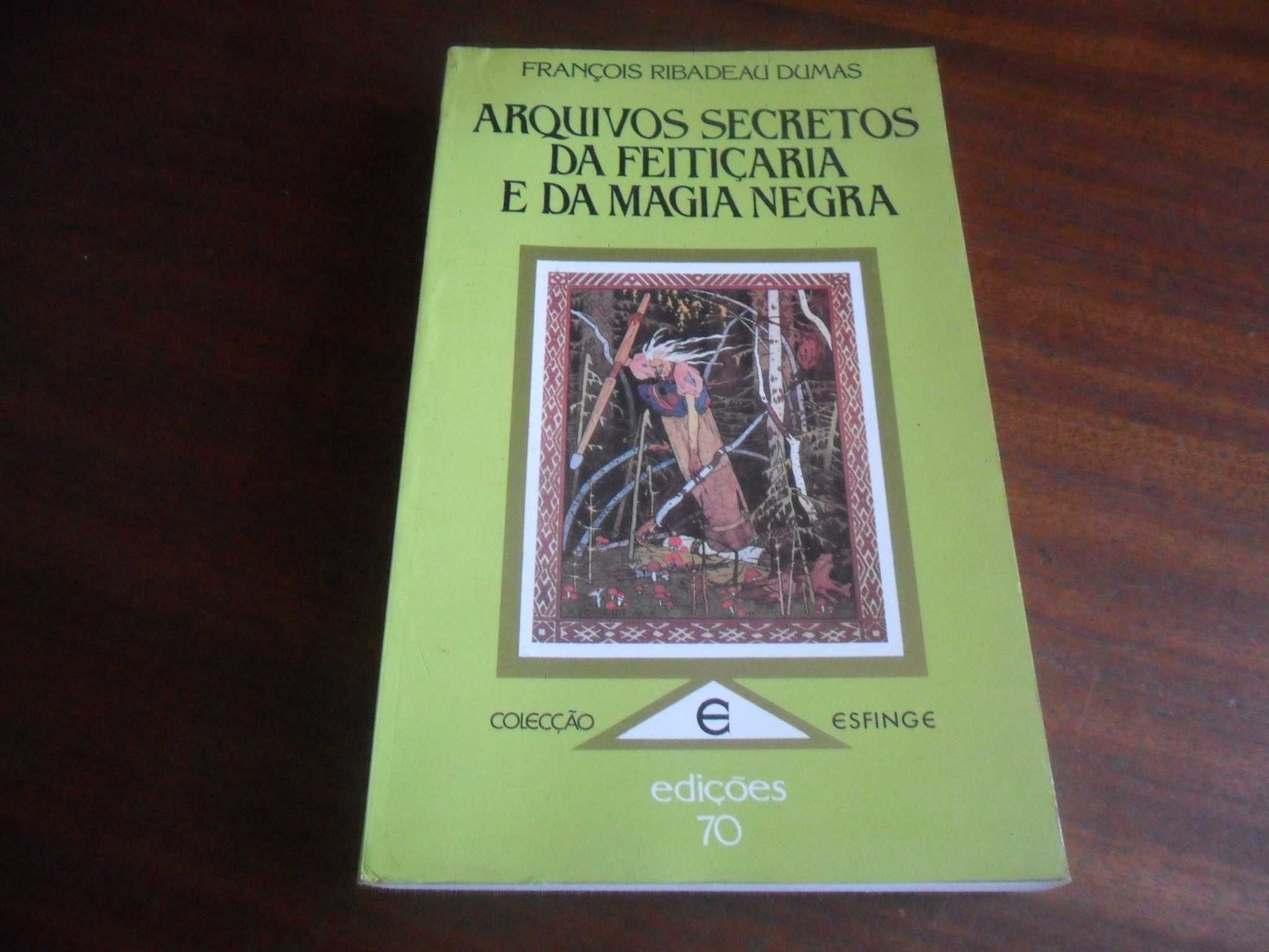 "Arquivos Secretos da Feitiçaria e da Magia Negra" de F Ribadeau Dumas