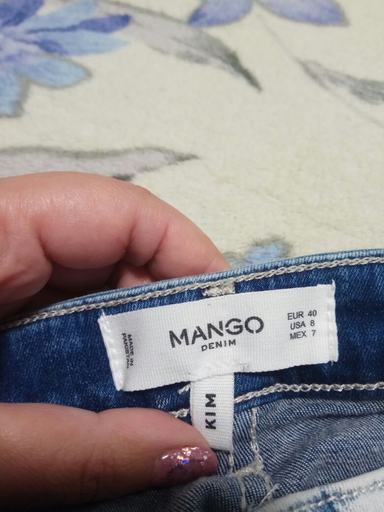 Джинси скінні бренду Mango