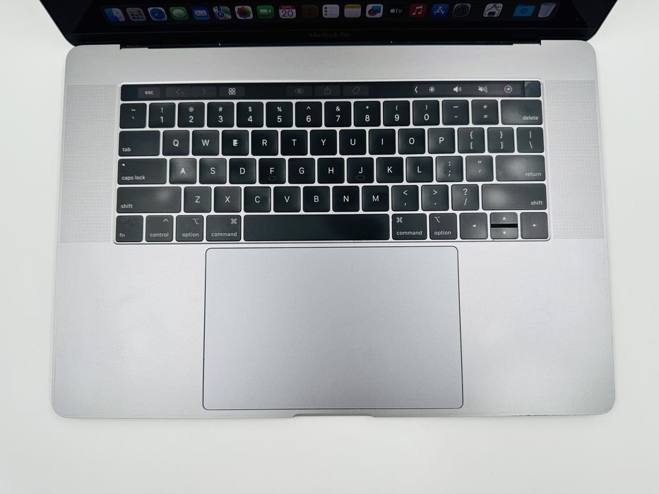 Apple MacBook Pro 15 2018 i7 32GB RAM 2TB SSD AMD 4GB IL5249