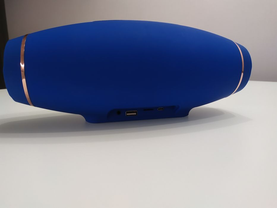 Блютуз колонка JBL . Новая.