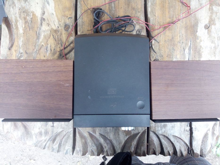 Sony Mini Wieża CMT-FX200 – komplet sprawny

Sprzedam kompletny zestaw