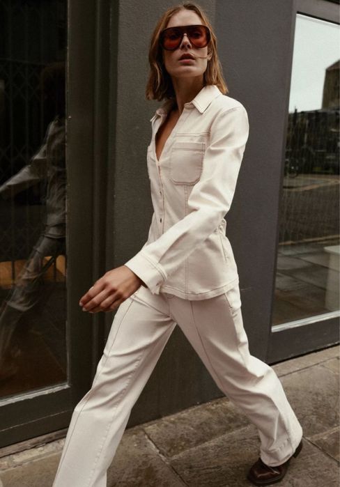 Джинсова сорочка приталена бвло кремова