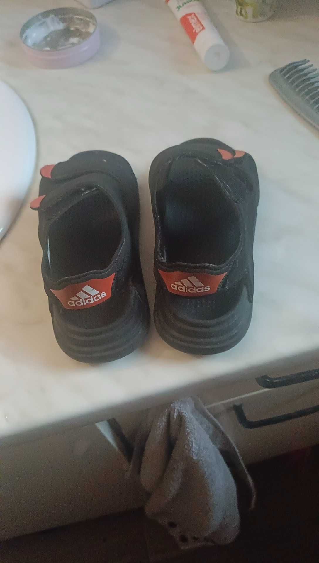 Sprzedam sandały dziecięce Adidas rozmiar 31
