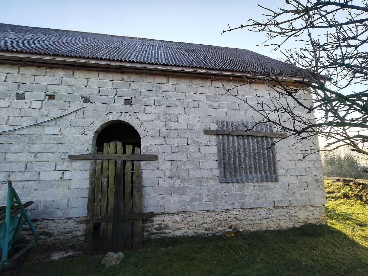 Незавершене будівництво з великим шматком землі в с.Панталія