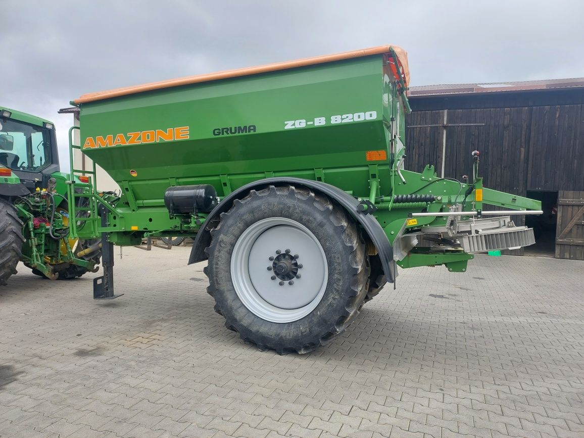 Rozsiewacz wapna I nawozu amazone zgb 8200