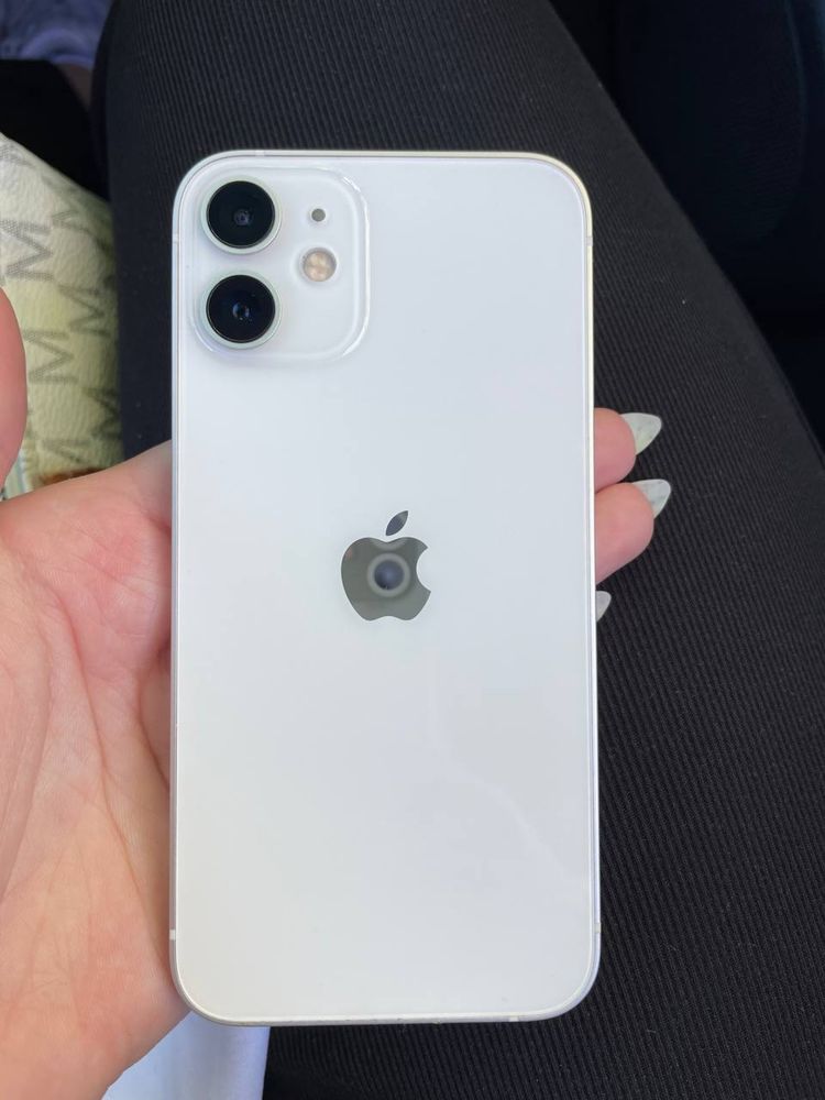 Продам Iphone 12 mini