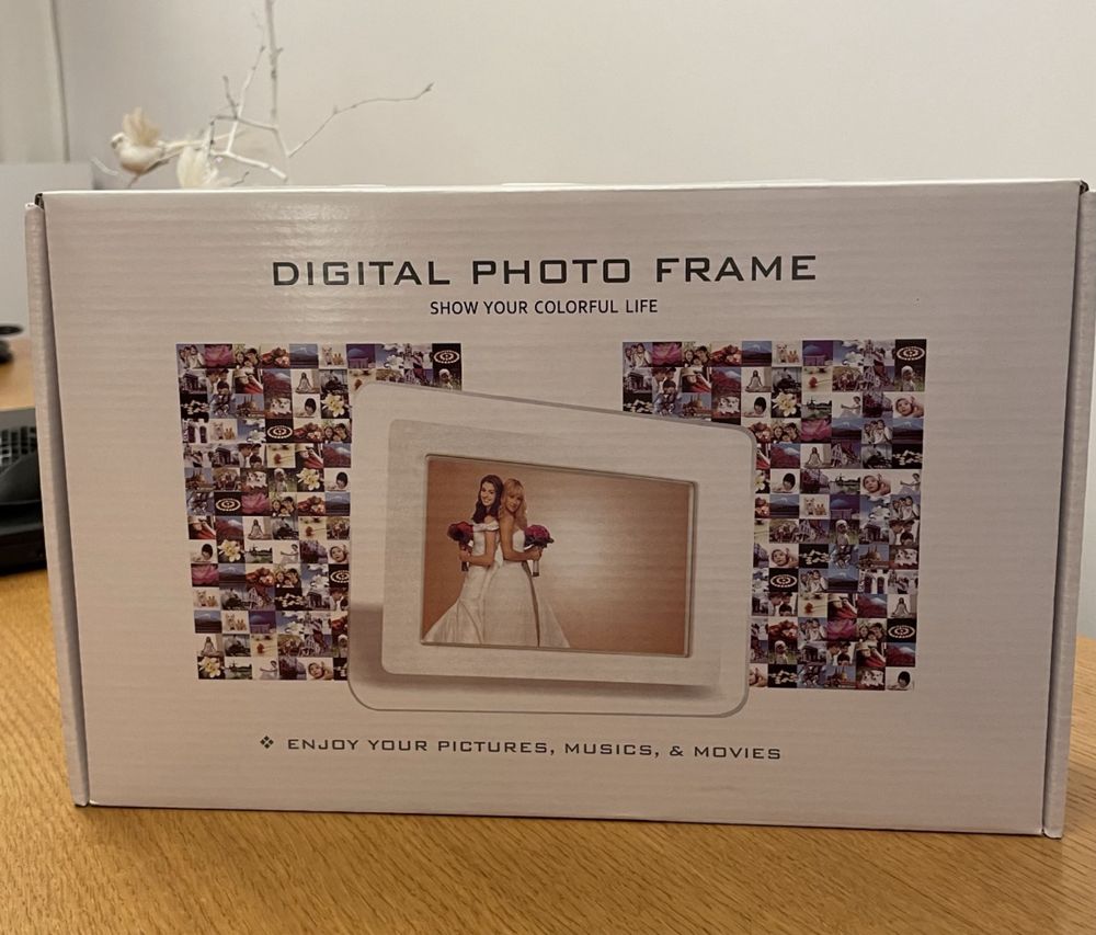 Cyfrowa ramka na zdjęcia, 10" Digital photo frame zasilanie 5v 2A