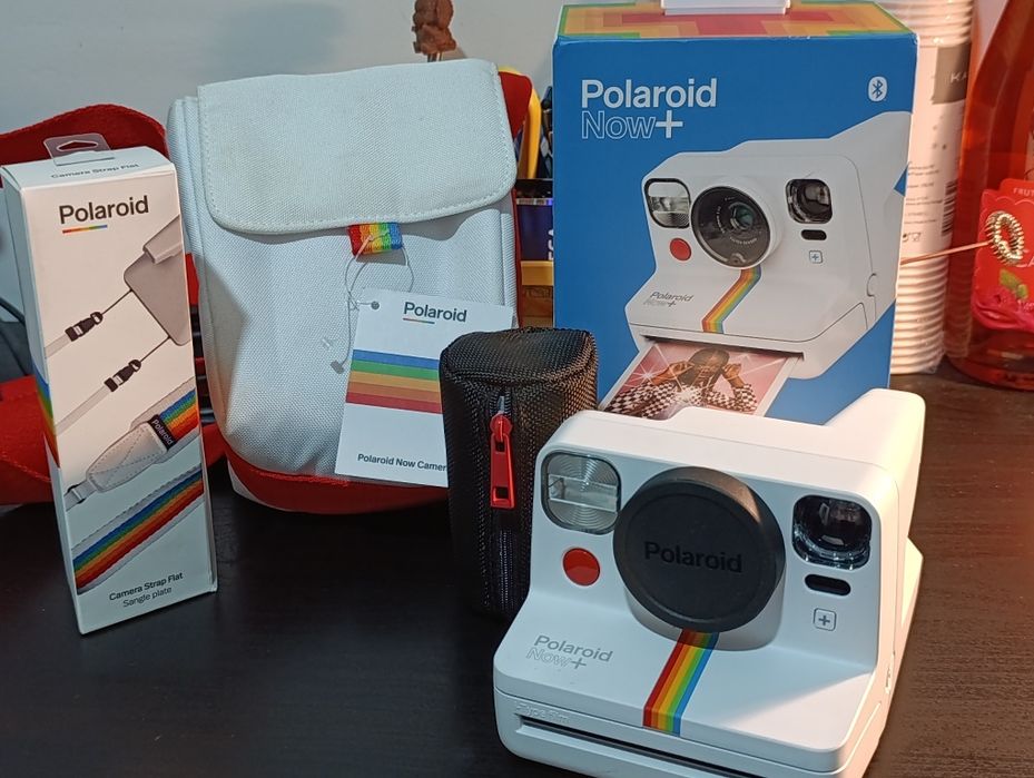 Kit Polaroid NOW+ com filtros e bolsa.