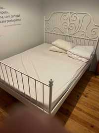 Cama de casal Ikea