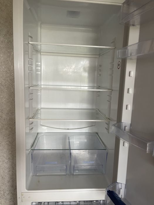 Продам холодильник в хорошову стані SNAIGE ICE LOGIE clasik A+