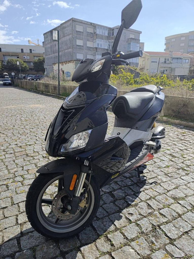 Scooter Aprilia sr50r
