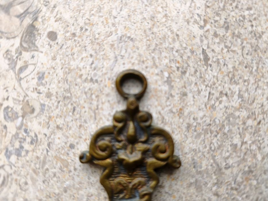 Crucifixo latão antigo