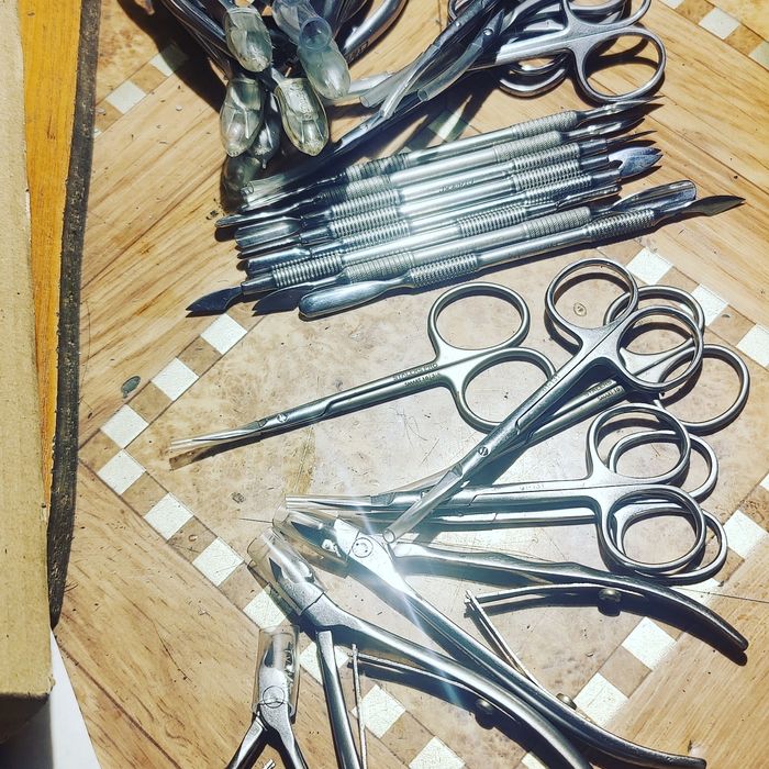 Заточка манікюрного, грумерського,перукарського кухонного інструменту