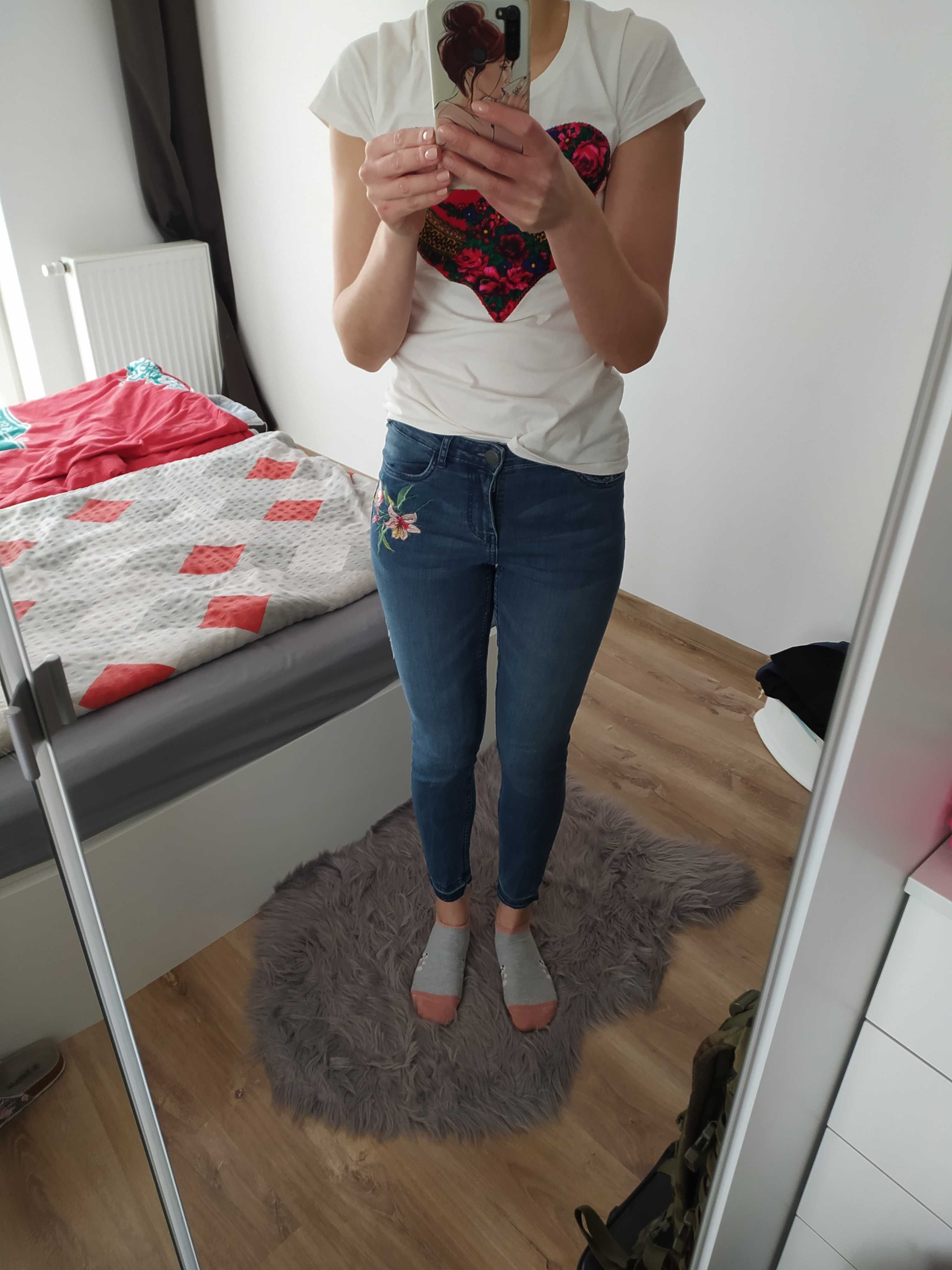 Spodnie jeansy Esmara róża kwiat super skinny fit medium waist rurki