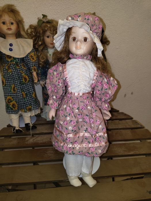 Bonecas de porcelana para coleção