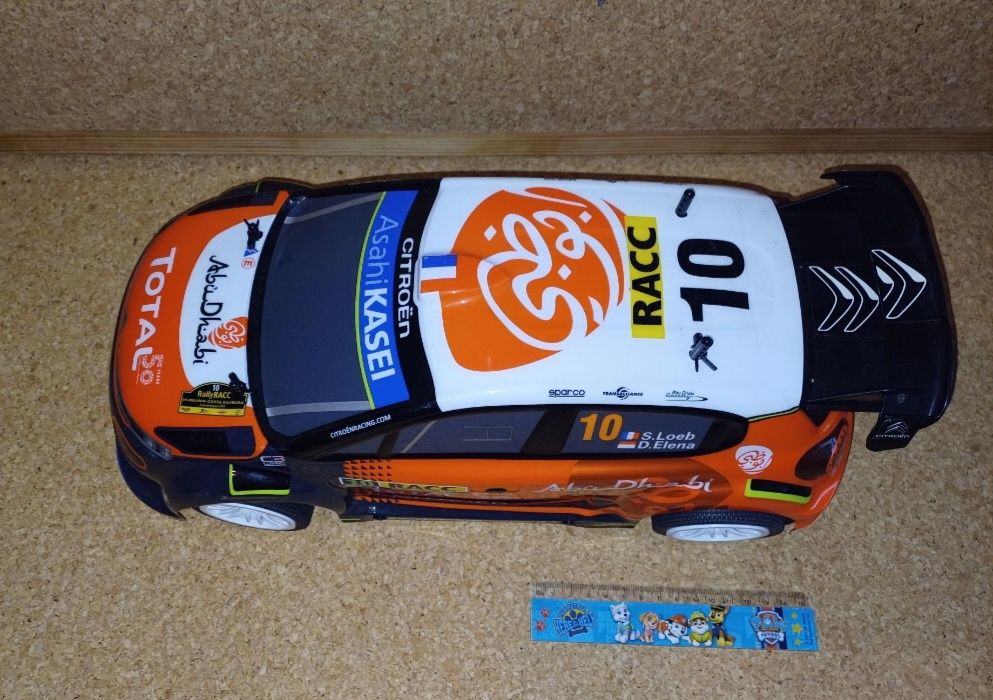 Carro corrida Citroën, cerca de 40 cm. Ler descrição.