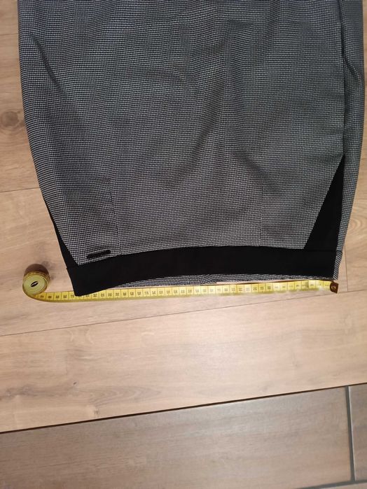 Elegancki komplet spódnica i marynarka roz.36