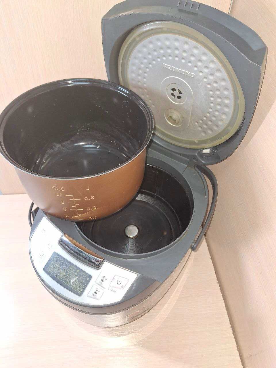 Мультиварка REDMOND MasterFry RMC-FM4520