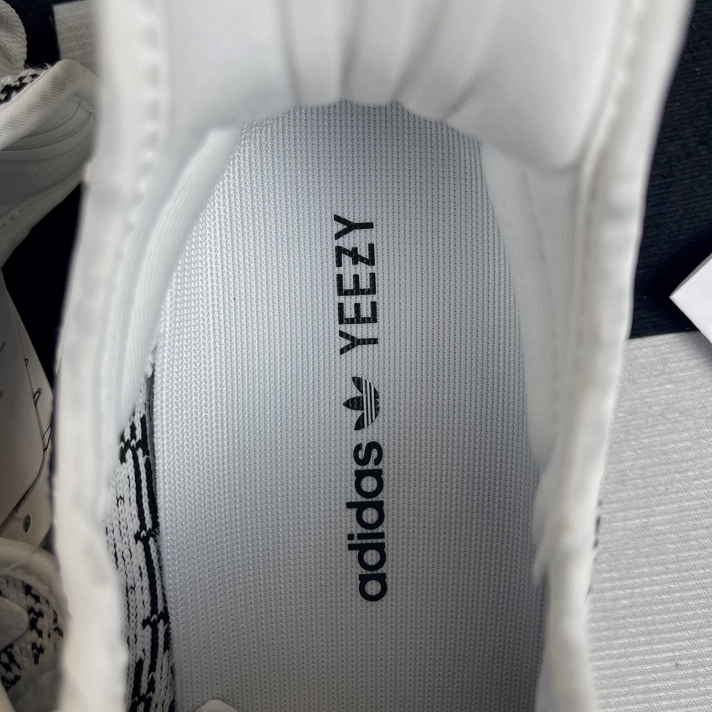 Buty Adidas & Yeezy 350 V2 Zebra (Rozm. 36-48)