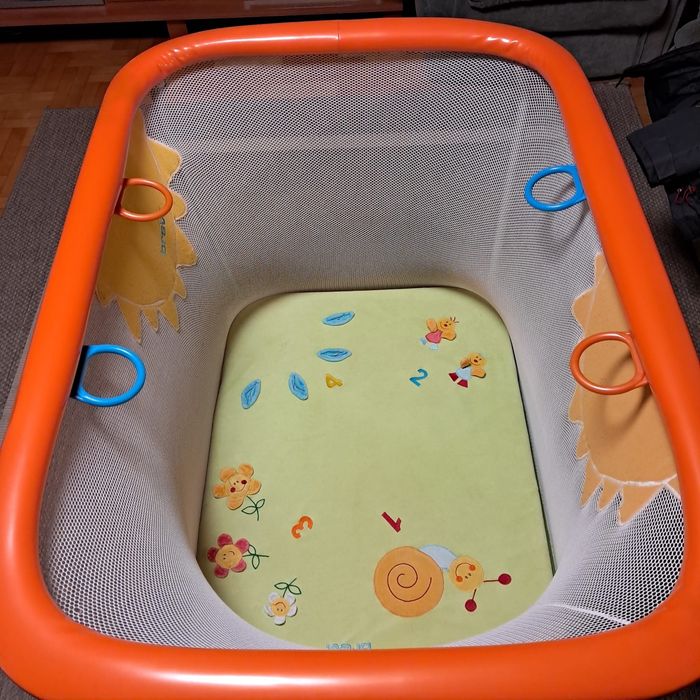 Sprzedam kojec/lozeczko/ dla malucha.Bardzo wygodny w uzytkowaniu…