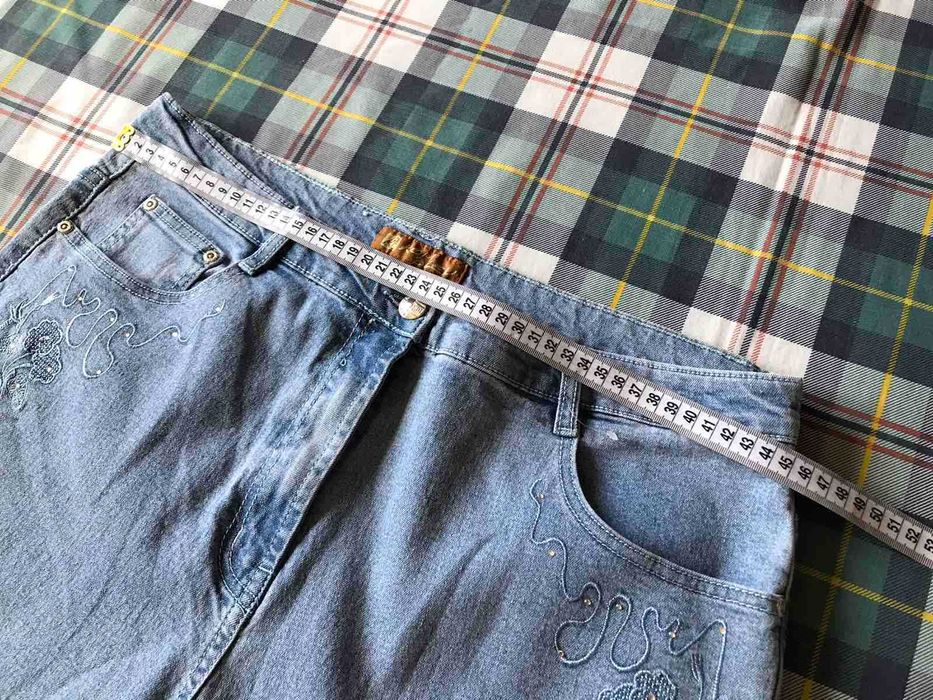 Новые джинсовые бриджи размер 52-54.