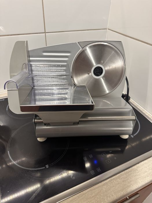 Krajalnica elektryczna do mięs serów