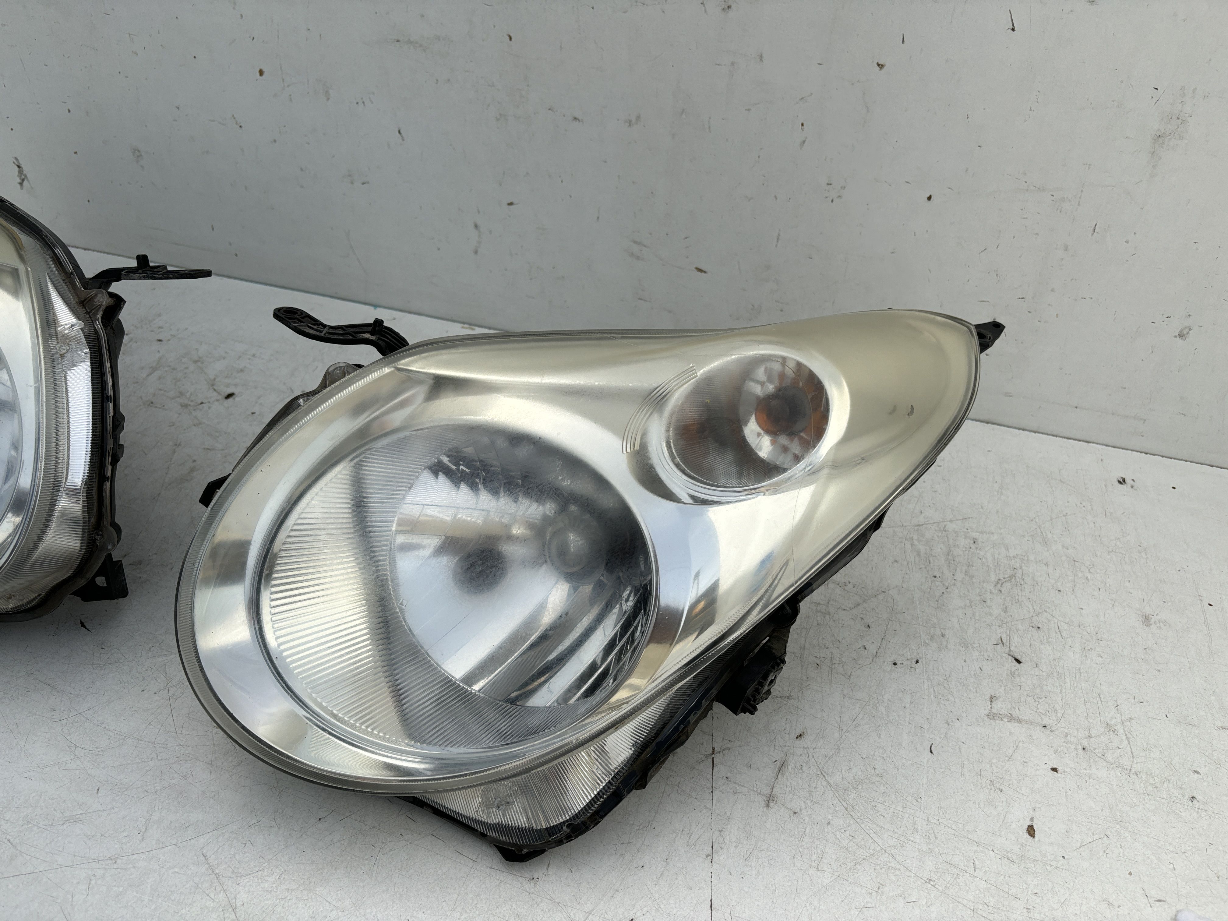 Lampa przednia lewa prawa Suzuki Alto 08-14