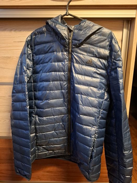 Lekka kurtka puchowa Adidas rozmiar M z kapturem
