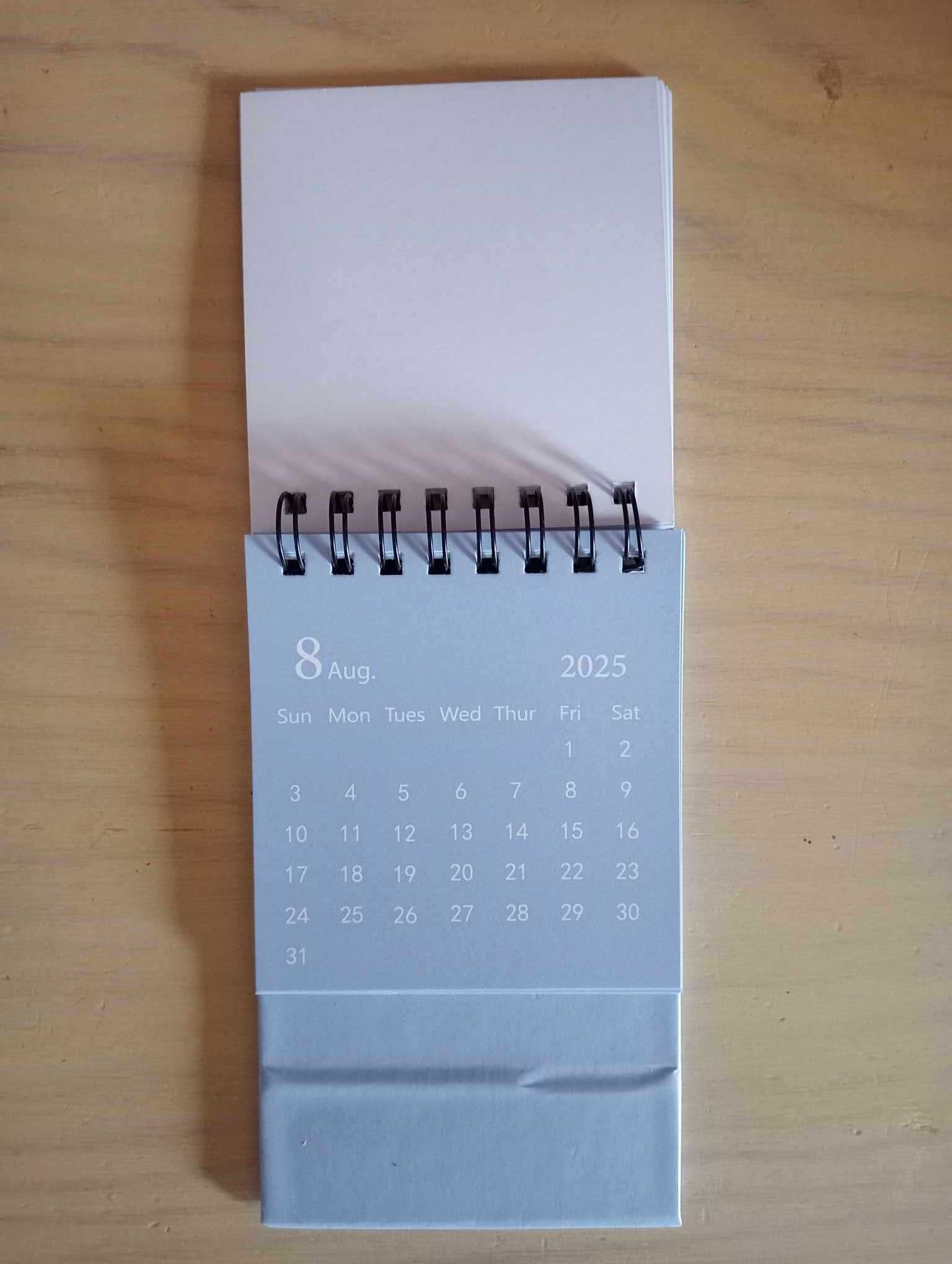 CLM25_001 | Calendário de Mesa 2025 | 10cm x 7,5cm | NOVO
