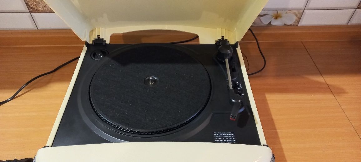 AUNA Gramofon radio CD MP3 USB