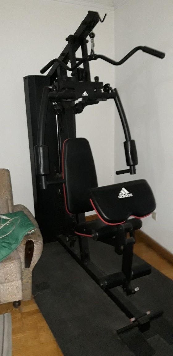 Maquina de Musculação Adidas
