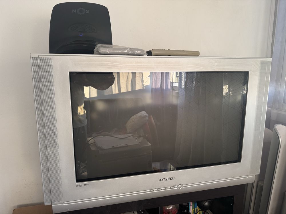 Tv crt sansung com 2 comandos