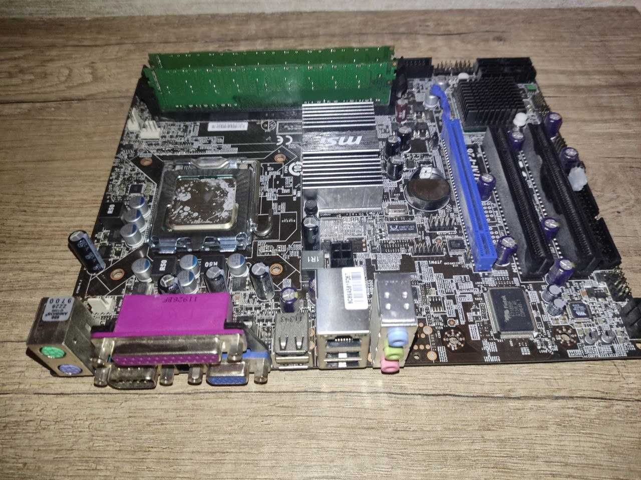 Мат плата + проц 4 ядра, 4 gb ddr3