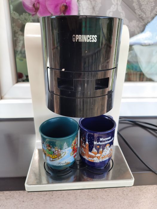 Ekspres ciśnieniowy Princess+2kubeczki świąteczne i dzbanek