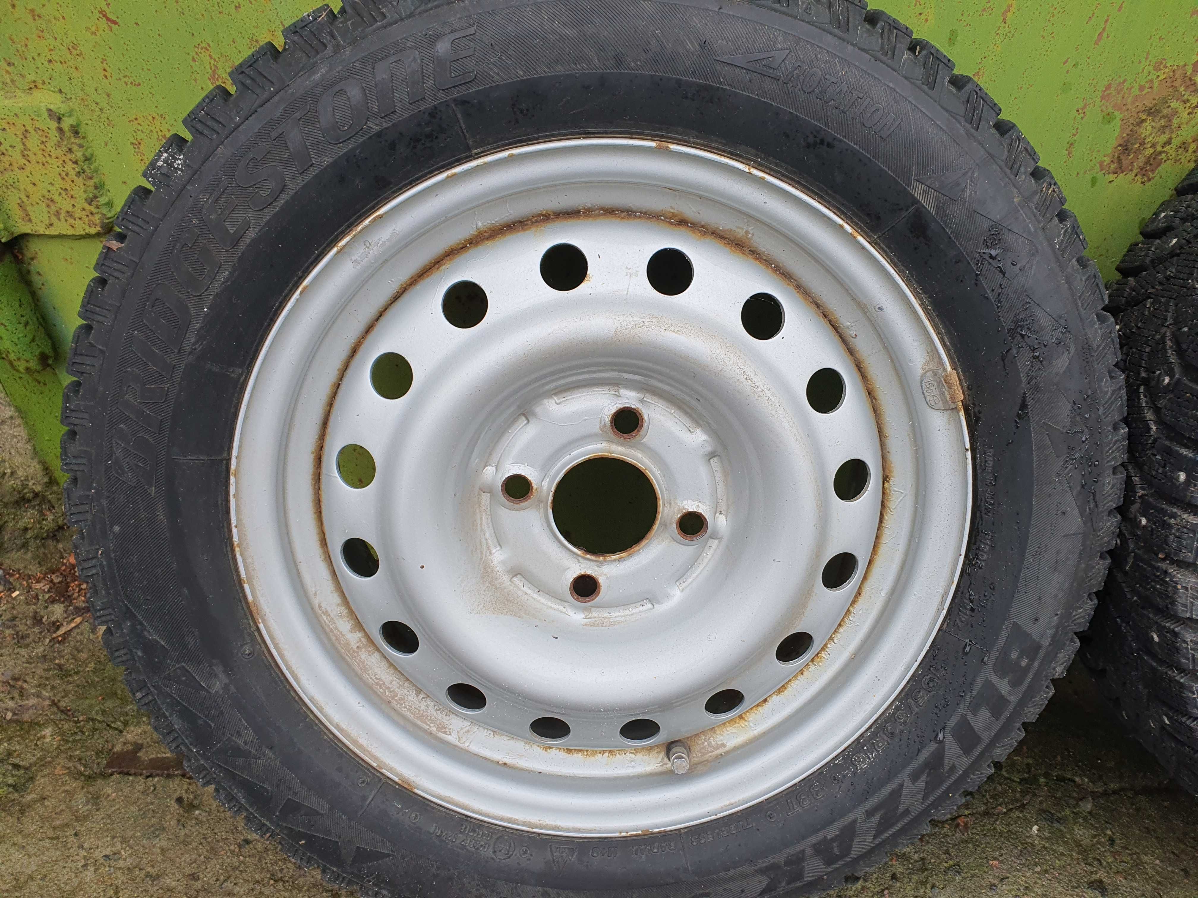 Шини зимові шиповані Bridgestone Blizzak Spike-01 195/60 R15