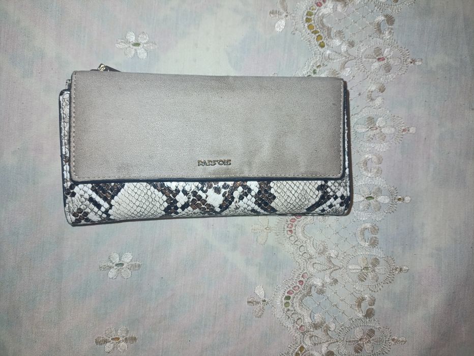 Carteira Parfois usada em bom estado